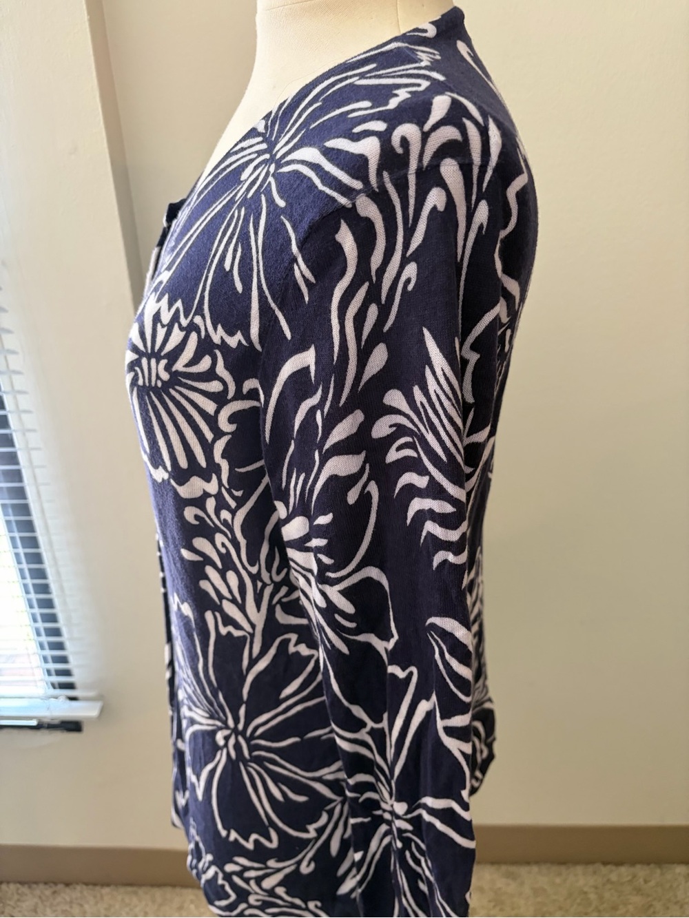 Lilly Pulitzer Navy and White Floral Button-Down Cardigan - Picture 4 of 8